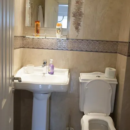 Este Apartment *