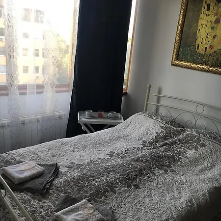 Este Apartment *